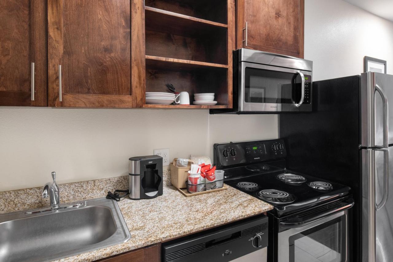 Home Away Kitchen Suites Enid エクステリア 写真