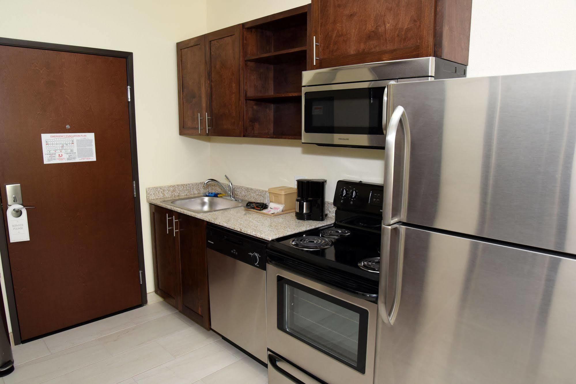 Home Away Kitchen Suites Enid エクステリア 写真