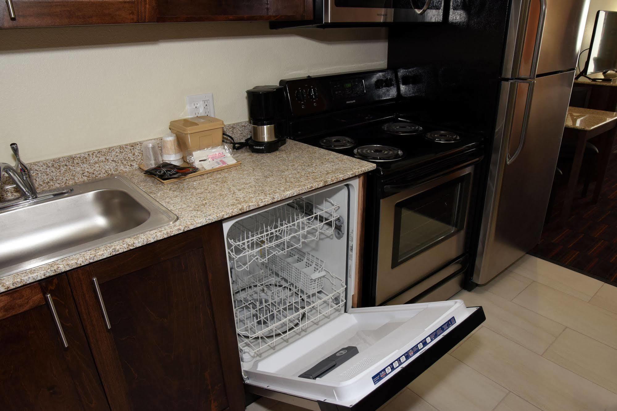 Home Away Kitchen Suites Enid エクステリア 写真